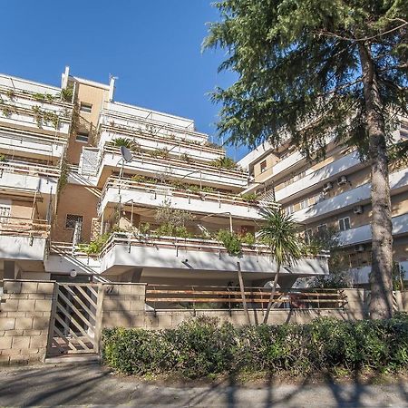 Eur Luminous And Large Family Terrace Apartment Roma Ngoại thất bức ảnh