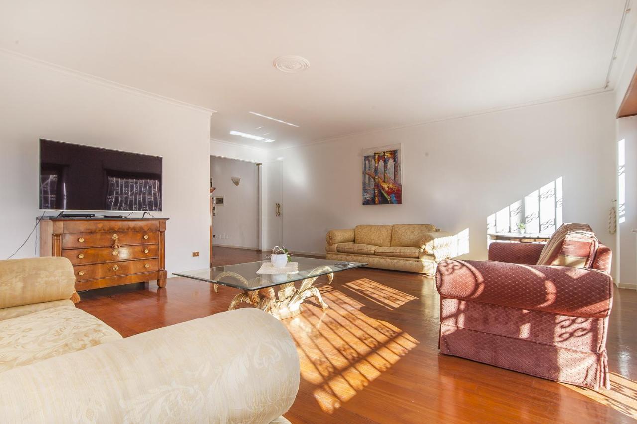 Eur Luminous And Large Family Terrace Apartment Roma Ngoại thất bức ảnh