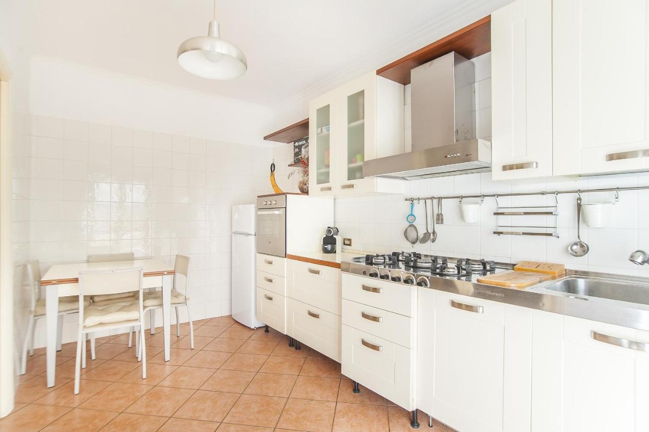 Eur Luminous And Large Family Terrace Apartment Roma Ngoại thất bức ảnh