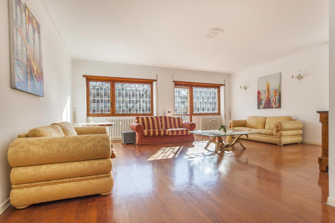 Eur Luminous And Large Family Terrace Apartment Roma Ngoại thất bức ảnh