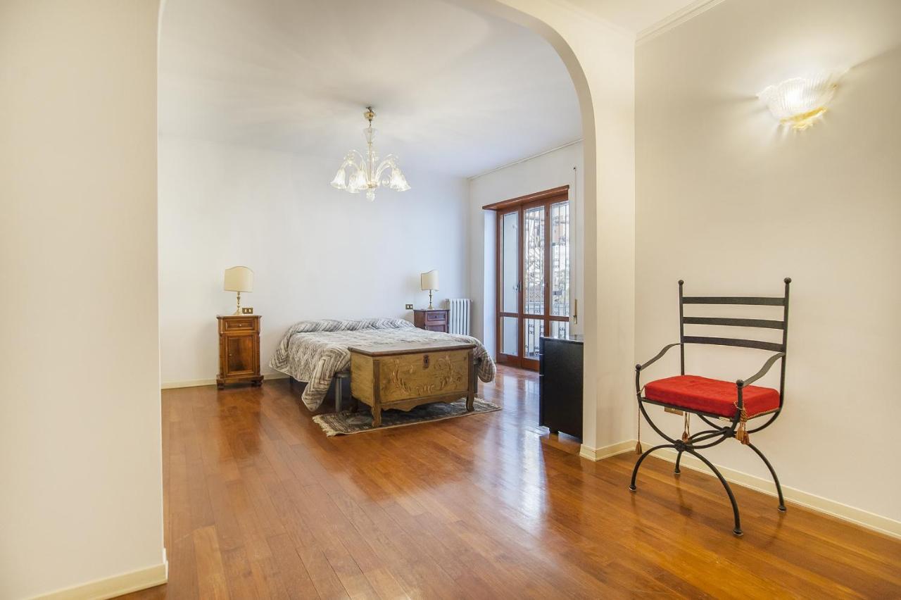 Eur Luminous And Large Family Terrace Apartment Roma Ngoại thất bức ảnh
